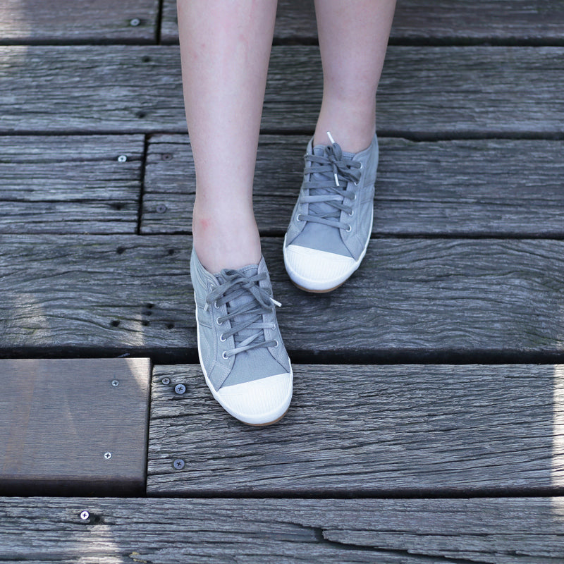 FREE green canvas shoes