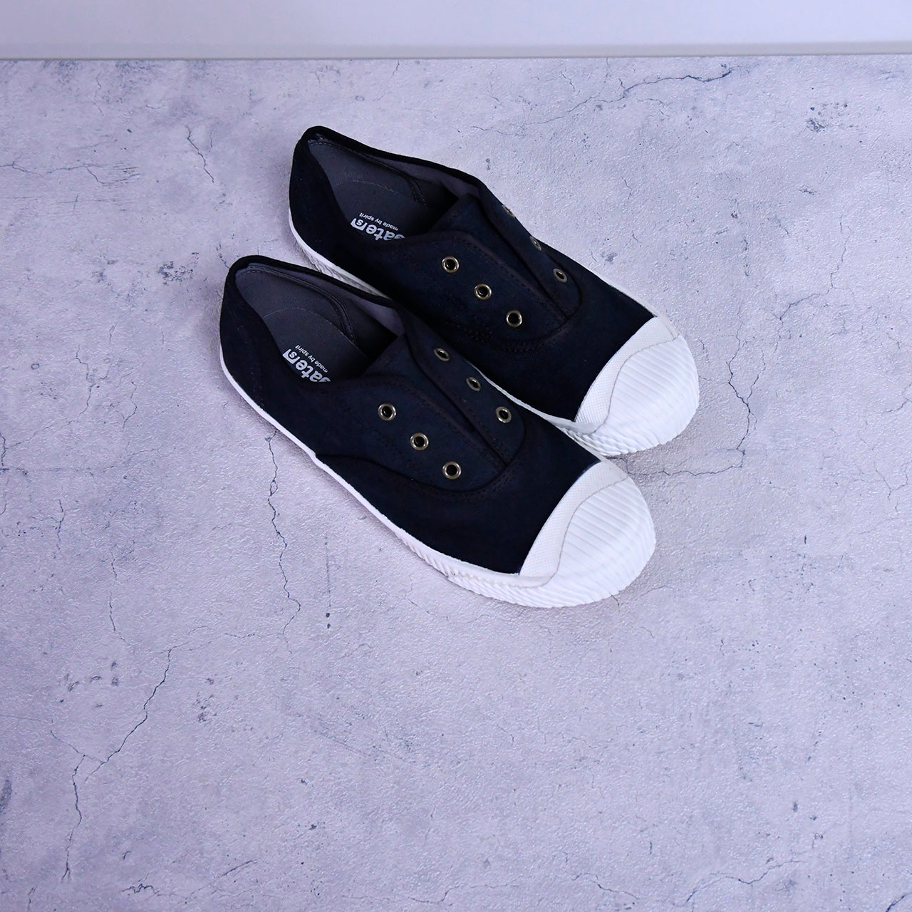 FREE green canvas shoes