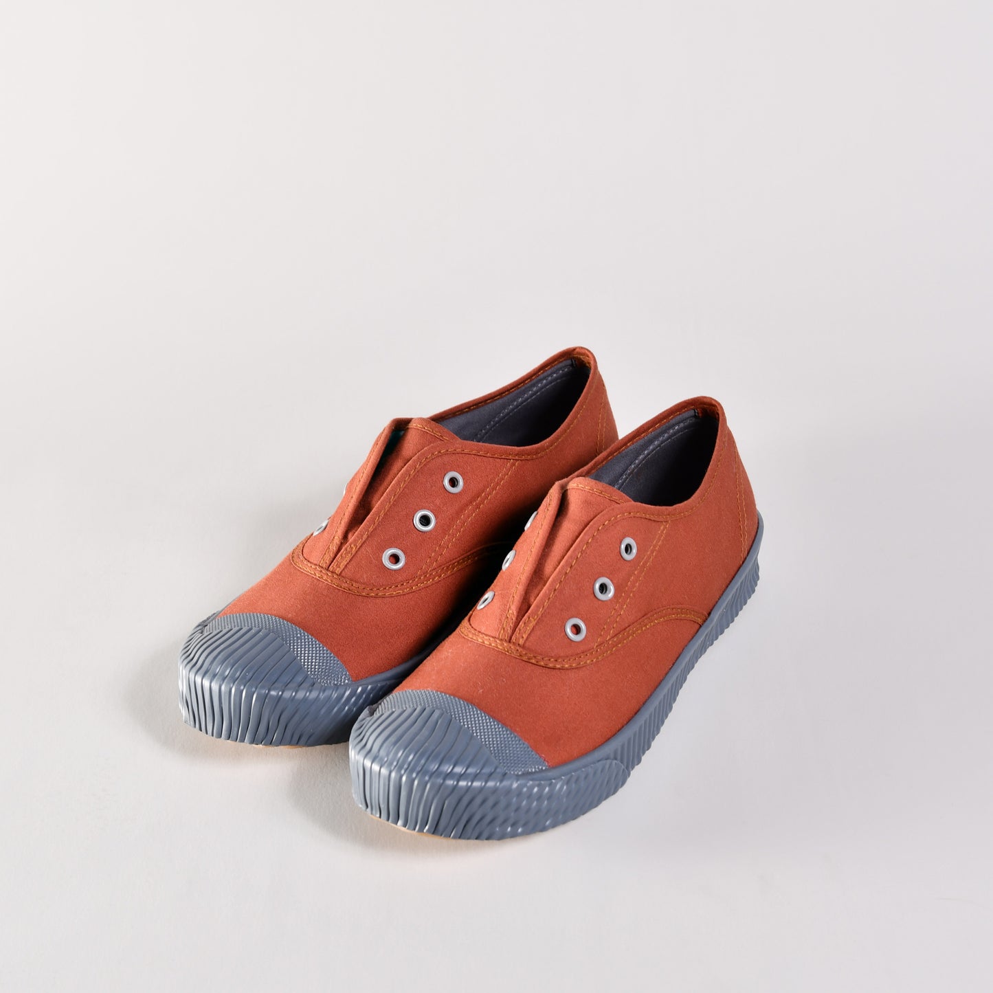 FREE brick red canvas shoes