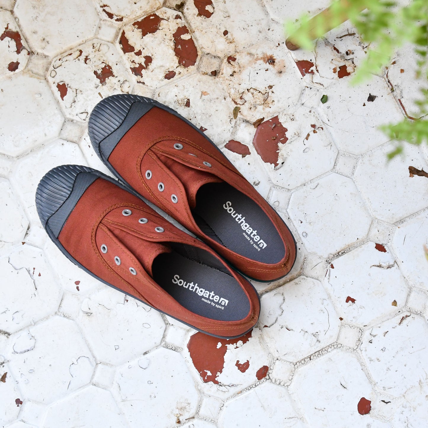 FREE brick red canvas shoes